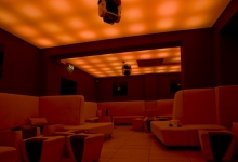 Luminous wavy ceiling in nightclub