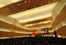 Conference room with microsorber acoustic ceiling