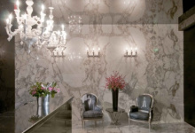 Hotel lobbies with ceiling mirror