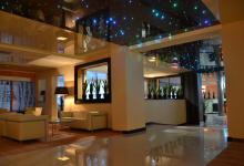 Hotel with suspended ceiling